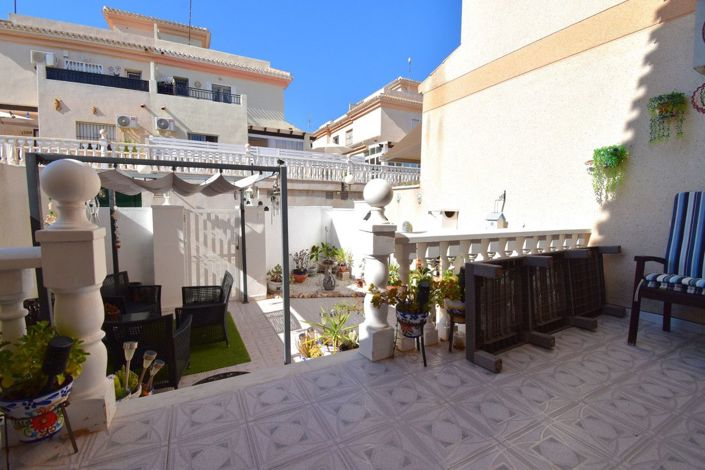 Image No.22-4 Bed House for sale