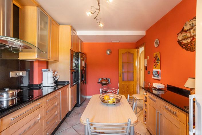 Image No.12-3 Bed Villa for sale