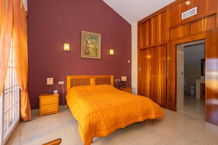 Image No.27-3 Bed Villa for sale