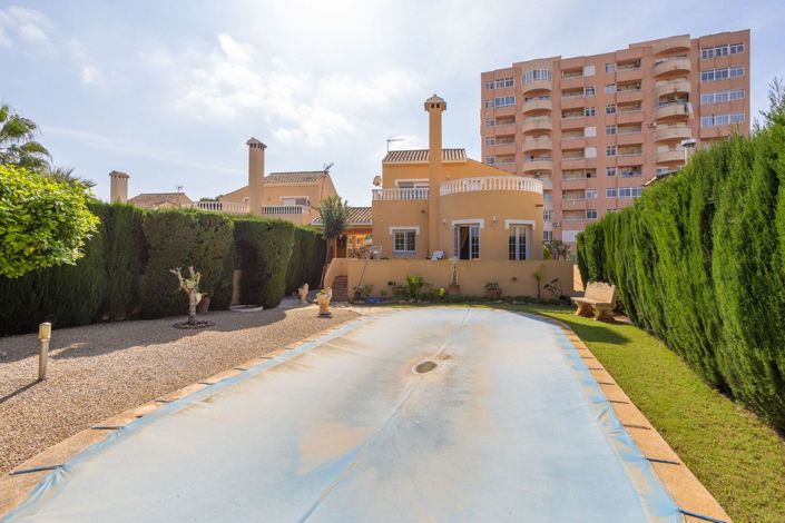 Image No.38-3 Bed Villa for sale