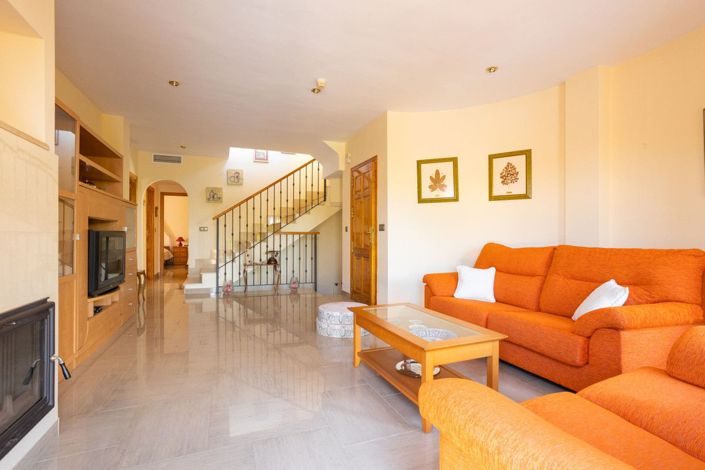 Image No.9-3 Bed Villa for sale