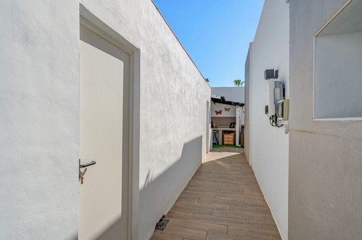 Image No.14-4 Bed Villa for sale