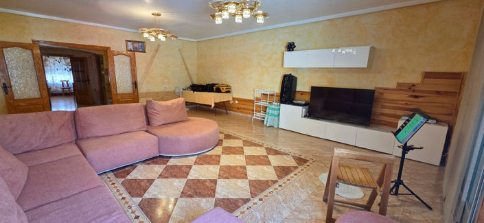 Image No.12-5 Bed Townhouse for sale