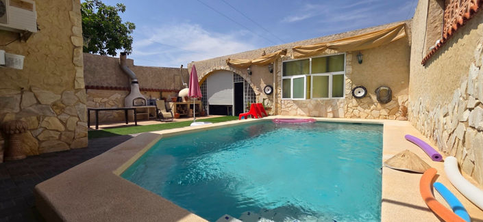 Image No.2-5 Bed Townhouse for sale