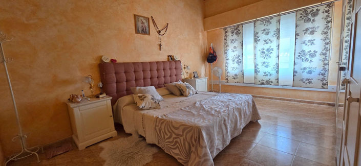 Image No.26-5 Bed Townhouse for sale
