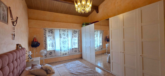 Image No.27-5 Bed Townhouse for sale
