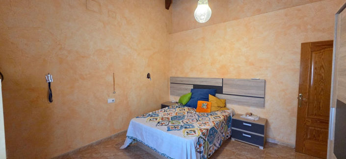 Image No.30-5 Bed Townhouse for sale