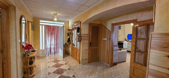 Image No.34-5 Bed Townhouse for sale