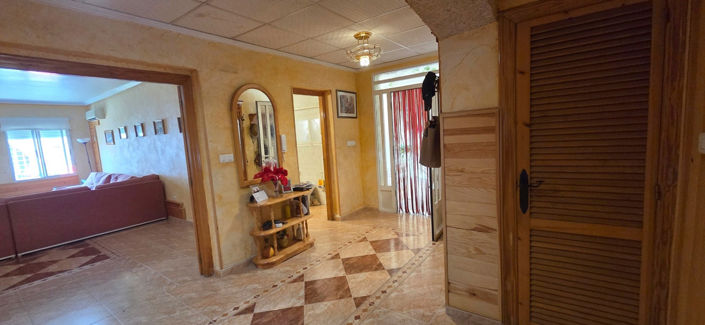 Image No.35-5 Bed Townhouse for sale