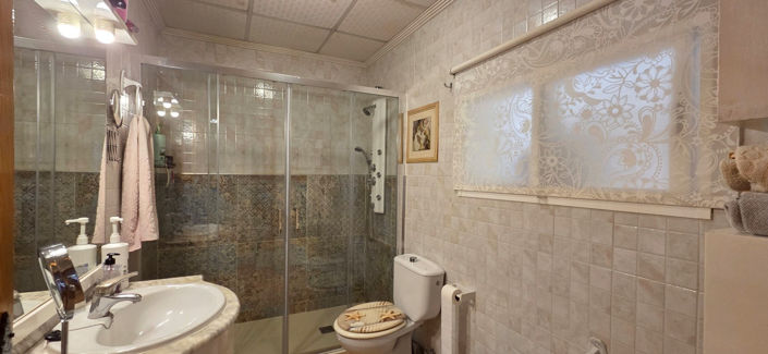 Image No.36-5 Bed Townhouse for sale