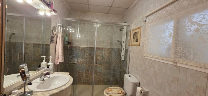 Image No.37-5 Bed Townhouse for sale