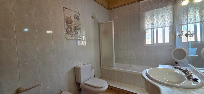 Image No.39-5 Bed Townhouse for sale