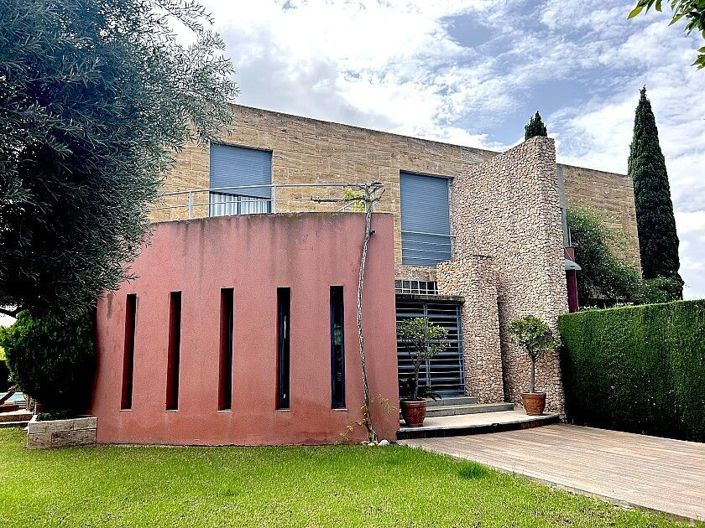 Image No.3-4 Bed Villa for sale