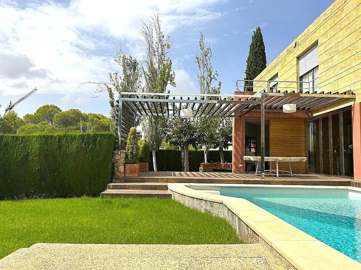 Image No.4-4 Bed Villa for sale