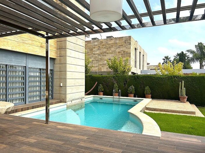 Image No.7-4 Bed Villa for sale