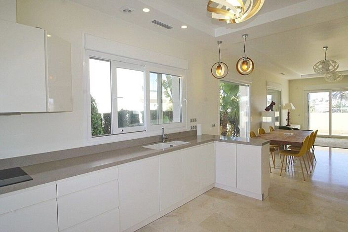 Image No.15-5 Bed Villa for sale