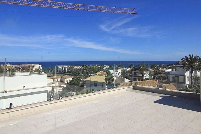 Image No.2-5 Bed Villa for sale