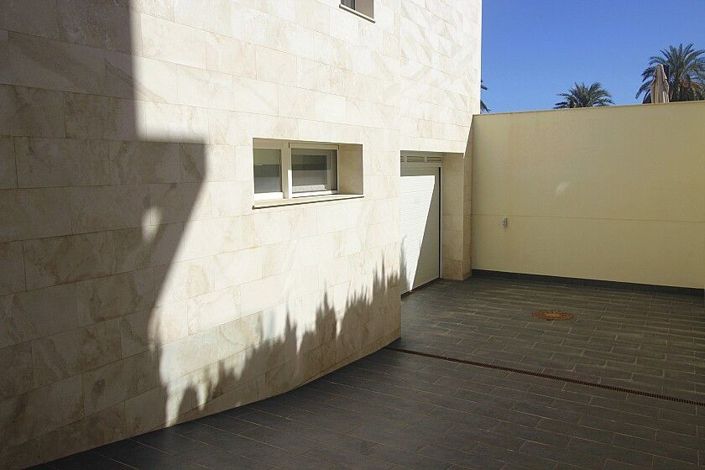 Image No.30-5 Bed Villa for sale
