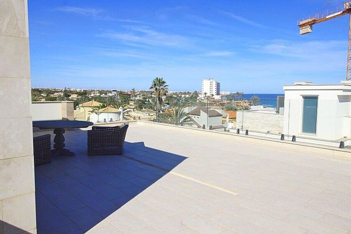 Image No.6-5 Bed Villa for sale