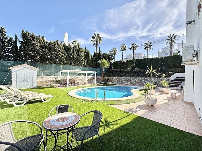 Image No.6-Villa de 4 chambres à vendre à Orihuela Costa