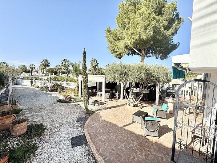 Image No.8-Villa de 4 chambres à vendre à Orihuela Costa
