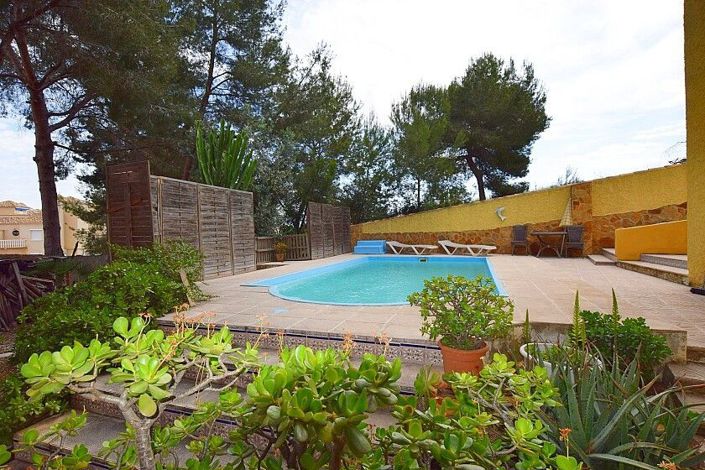 Image No.2-6 Bed Villa for sale