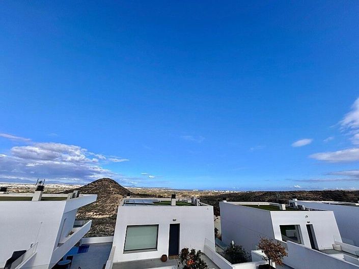 Image No.2-3 Bed Villa for sale