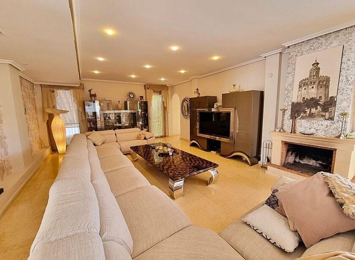 Image No.9-5 Bed Villa for sale