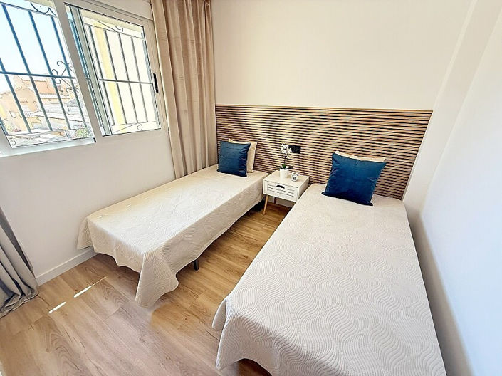 Image No.23-3 Bed Townhouse for sale