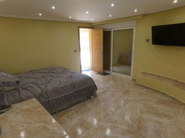 Image No.25-5 Bed Villa for sale
