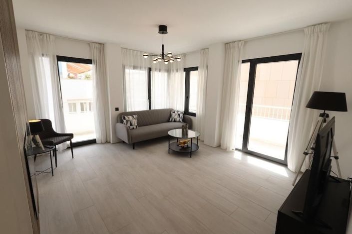 Image No.10-3 Bed Apartment for sale