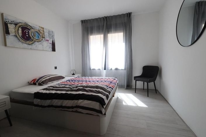 Image No.8-3 Bed Apartment for sale