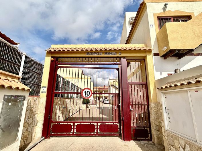 Image No.24-3 Bed Apartment for sale