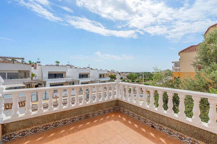 Image No.28-3 Bed Villa for sale