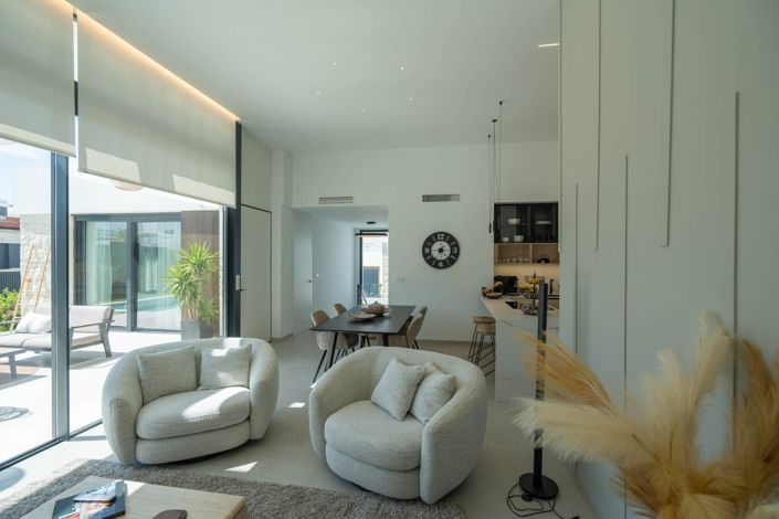 Image No.4-4 Bed Villa for sale