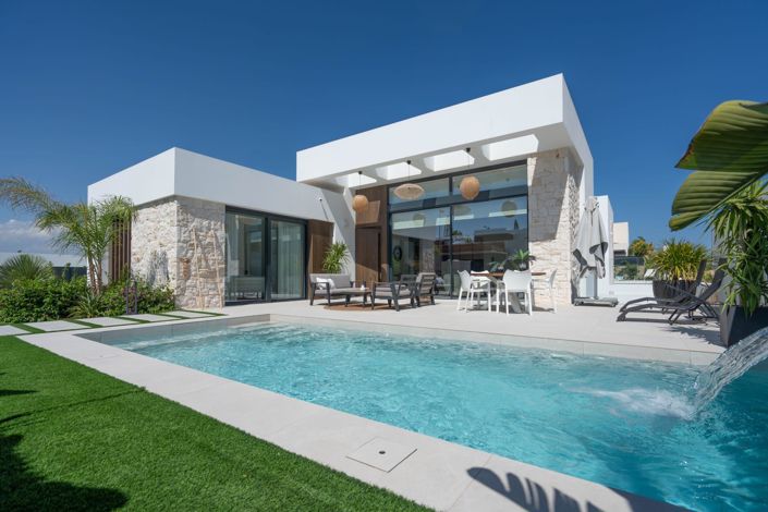 Image No.48-4 Bed Villa for sale
