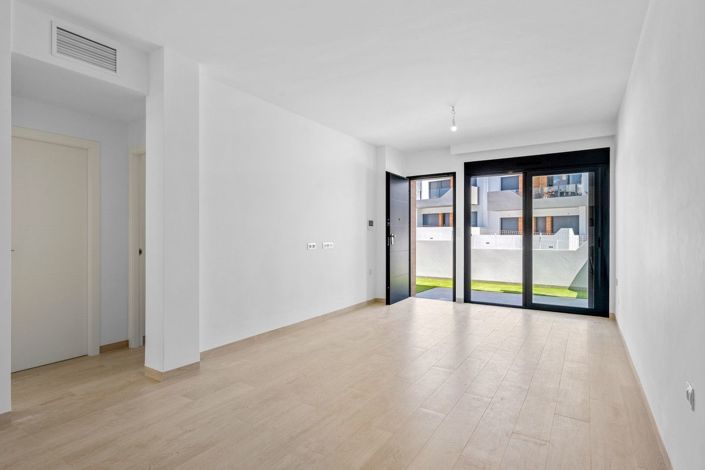 Image No.6-2 Bed Apartment for sale