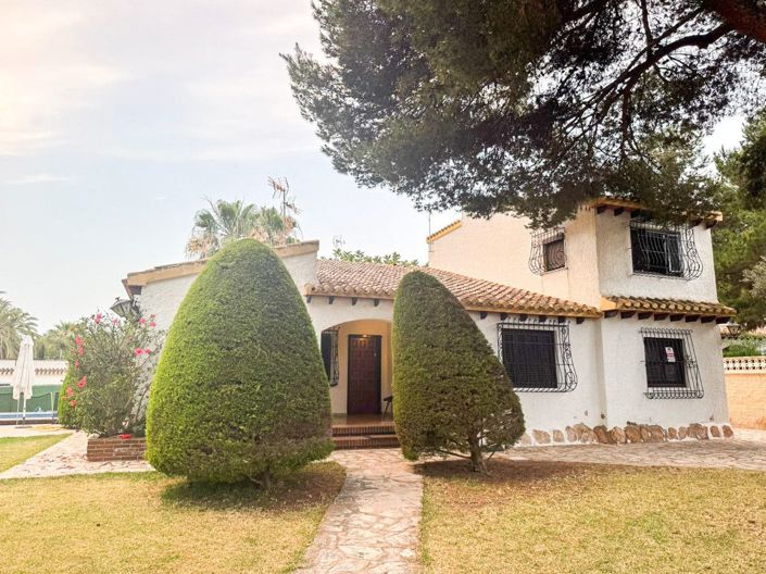 Image No.4-Villa de 4 chambres à vendre à Orihuela Costa