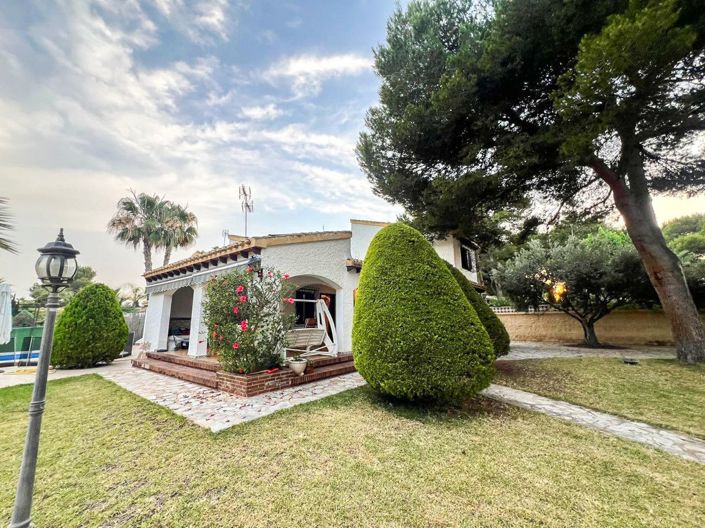 Image No.6-Villa de 4 chambres à vendre à Orihuela Costa