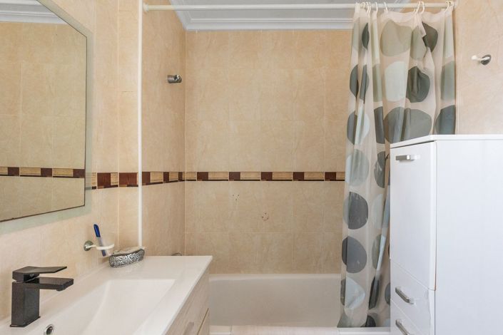 Image No.16-2 Bed Apartment for sale