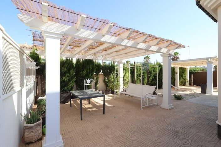 Image No.2-3 Bed House for sale