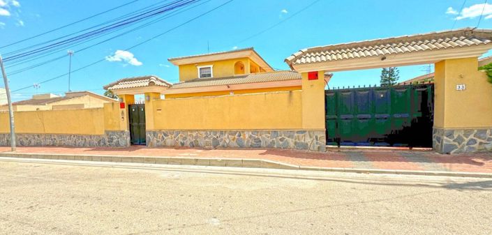 Image No.3-Villa de 6 chambres à vendre à Torrevieja