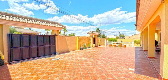 Image No.4-Villa de 6 chambres à vendre à Torrevieja