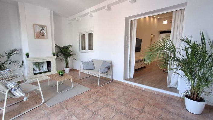 Image No.11-3 Bed House for sale
