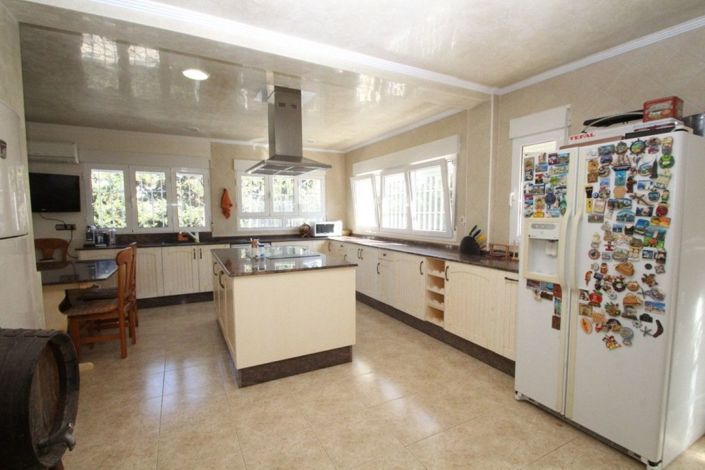 Image No.12-5 Bed Villa for sale