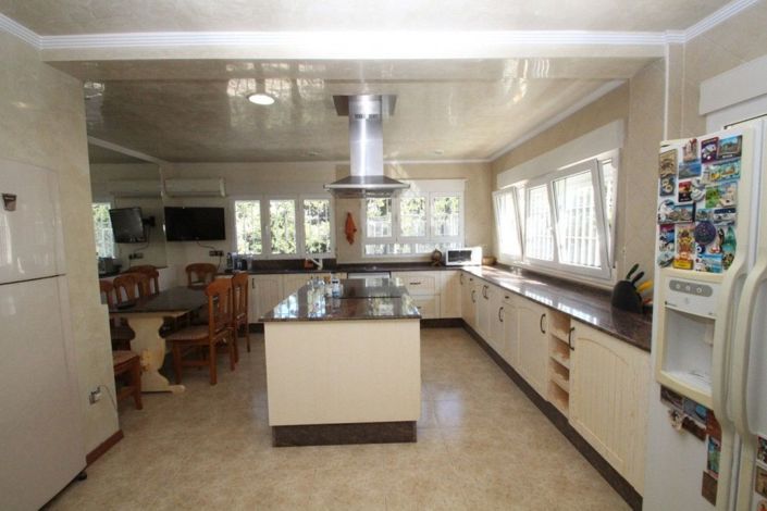 Image No.14-5 Bed Villa for sale