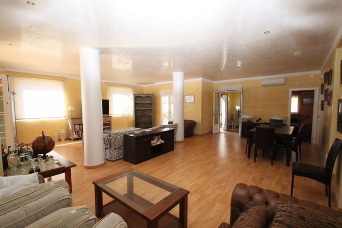 Image No.7-5 Bed Villa for sale