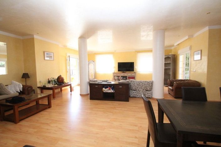 Image No.9-5 Bed Villa for sale