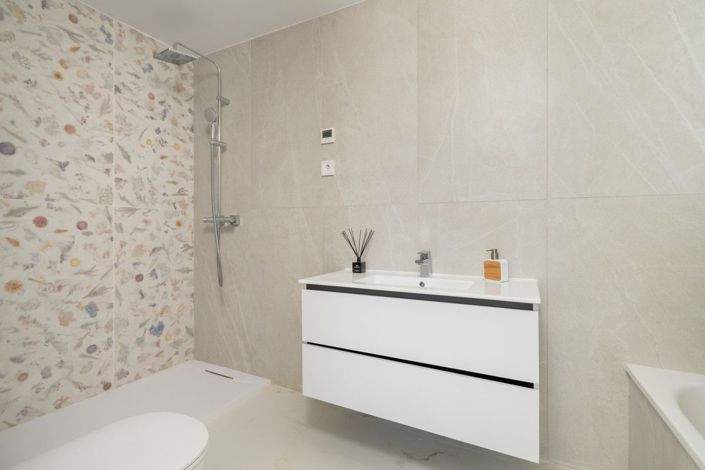 Image No.33-3 Bed Apartment for sale