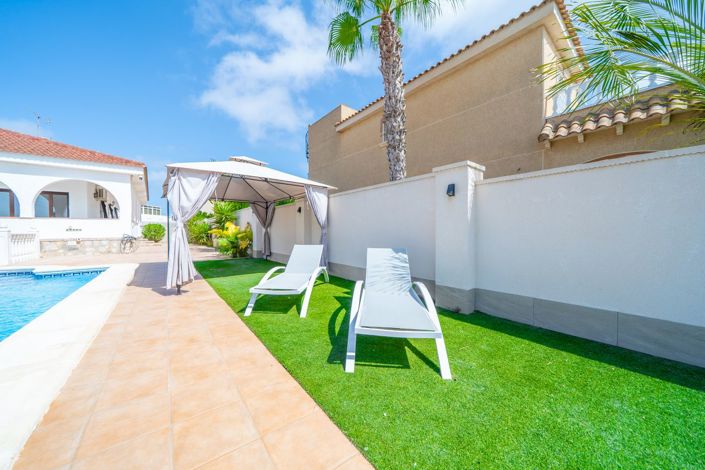 Image No.6-Villa de 5 chambres à vendre à Torrevieja